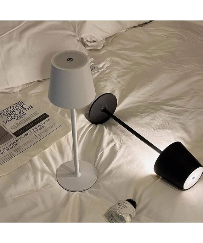 Minimalist Modern Table Lamp – Sleek Matte Black & White Design